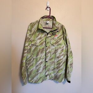 Men’s Nike Sportswear Essentials+ M65 Jacket In Lime Glow Green Camo Pattern Lrg